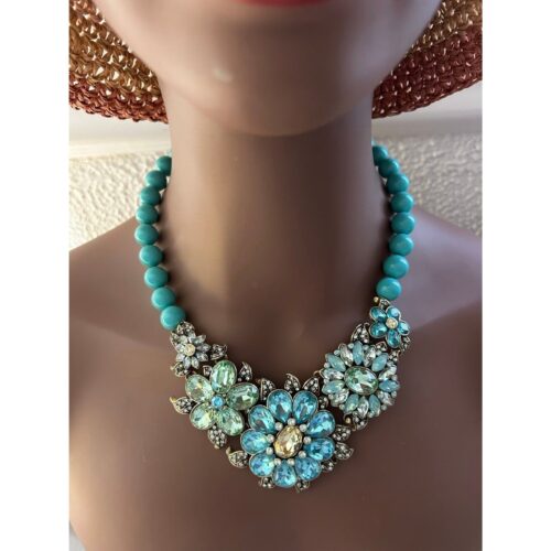 Gorgeous Heidi Daus Turquoise Flower Statement Necklace - Image 8