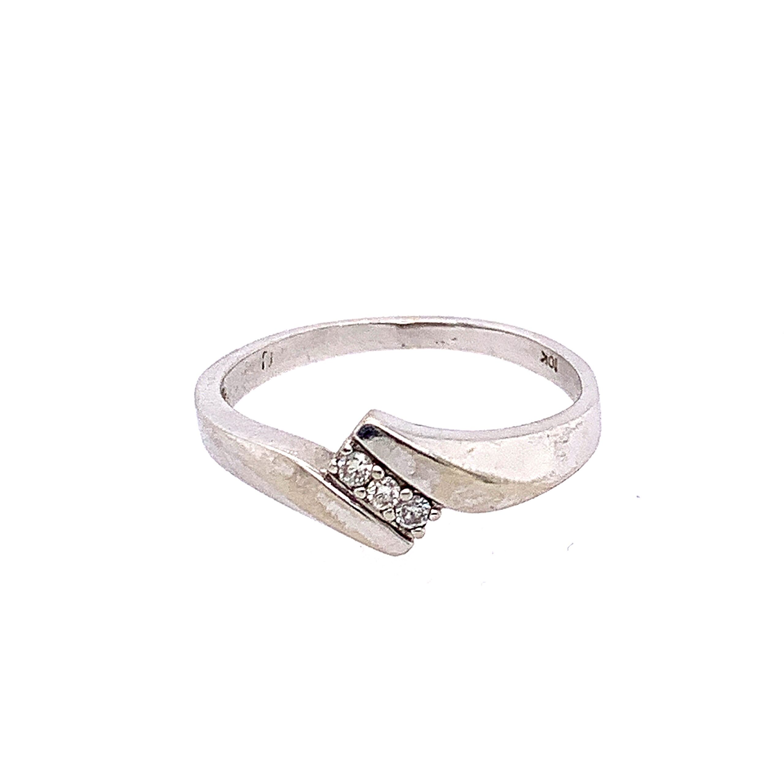 10k 3-Diamond Ring