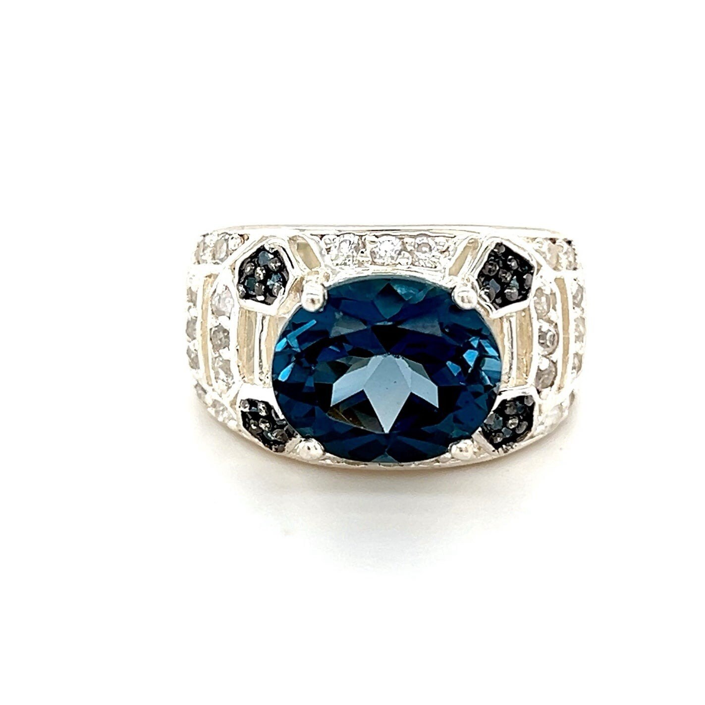 Striking 925 Sterling Silver Blue/White Zircon Ring