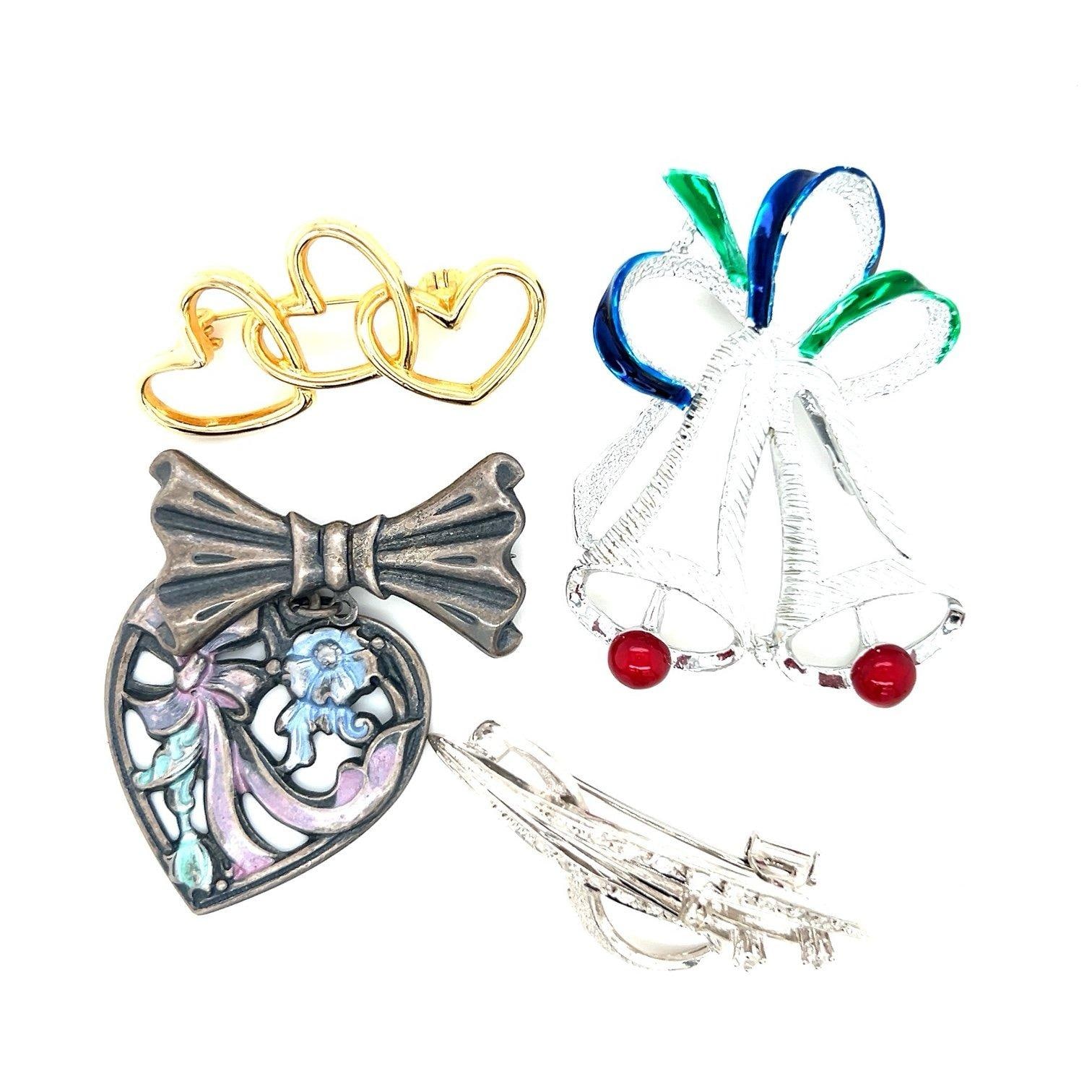 Lot of 4 Brooches