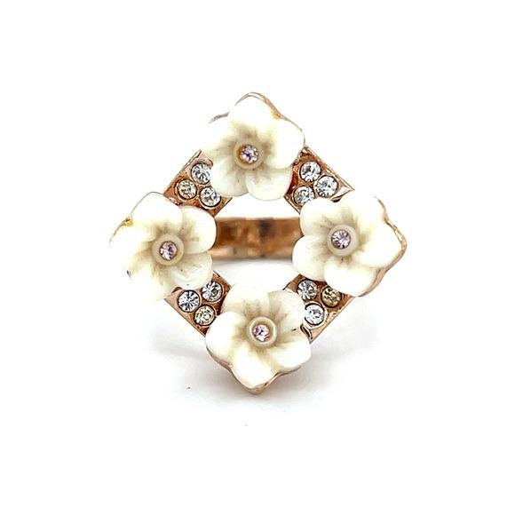 Elegant Floral Ring with Cream and Rose Gold Accents