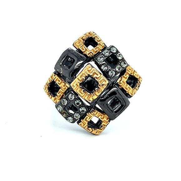 Elegant Black and Gold Geometric Ring