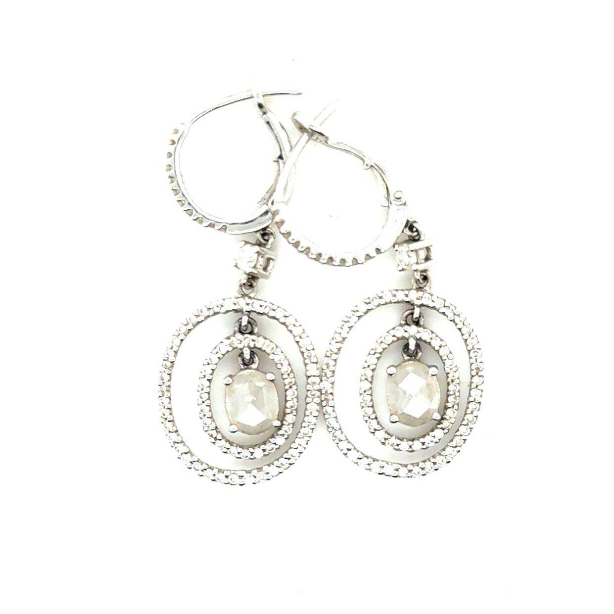 Stunning 18K Gold Diamonds Dangle Earrings