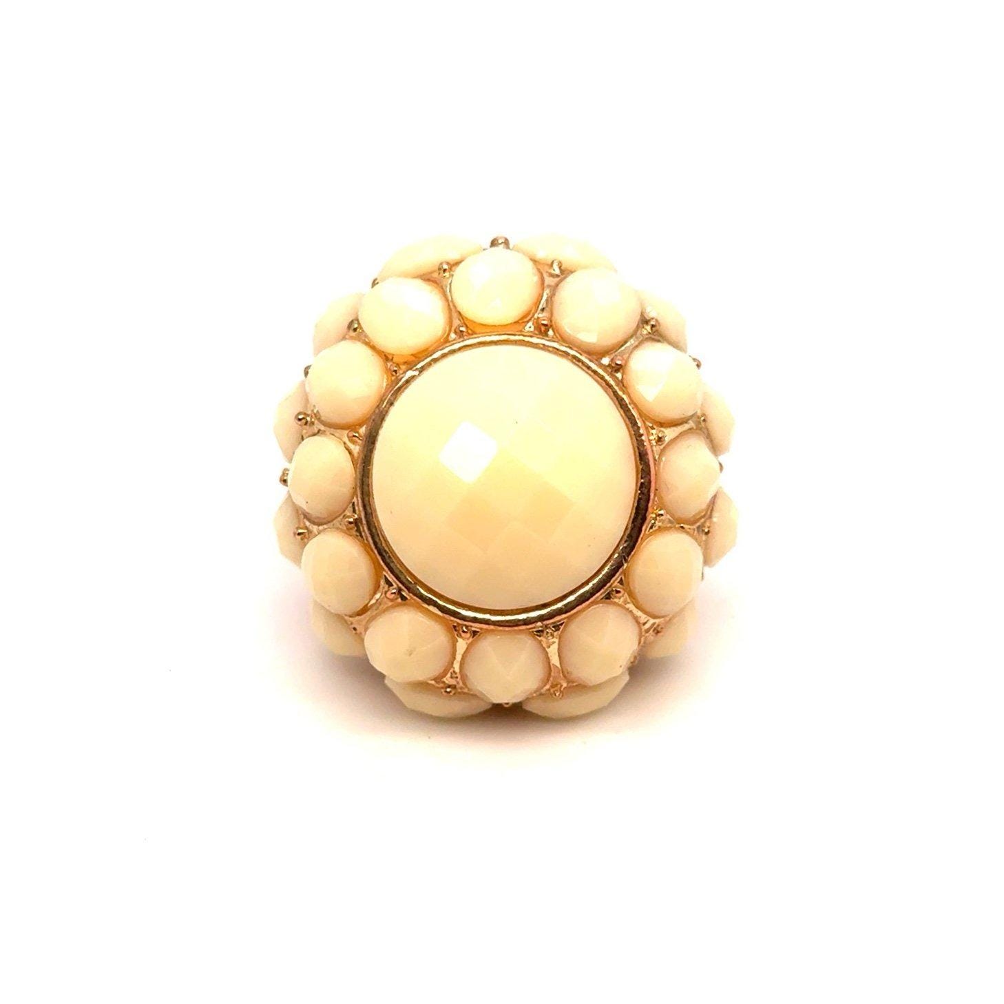 Stretch Cream Stones Flower Ring