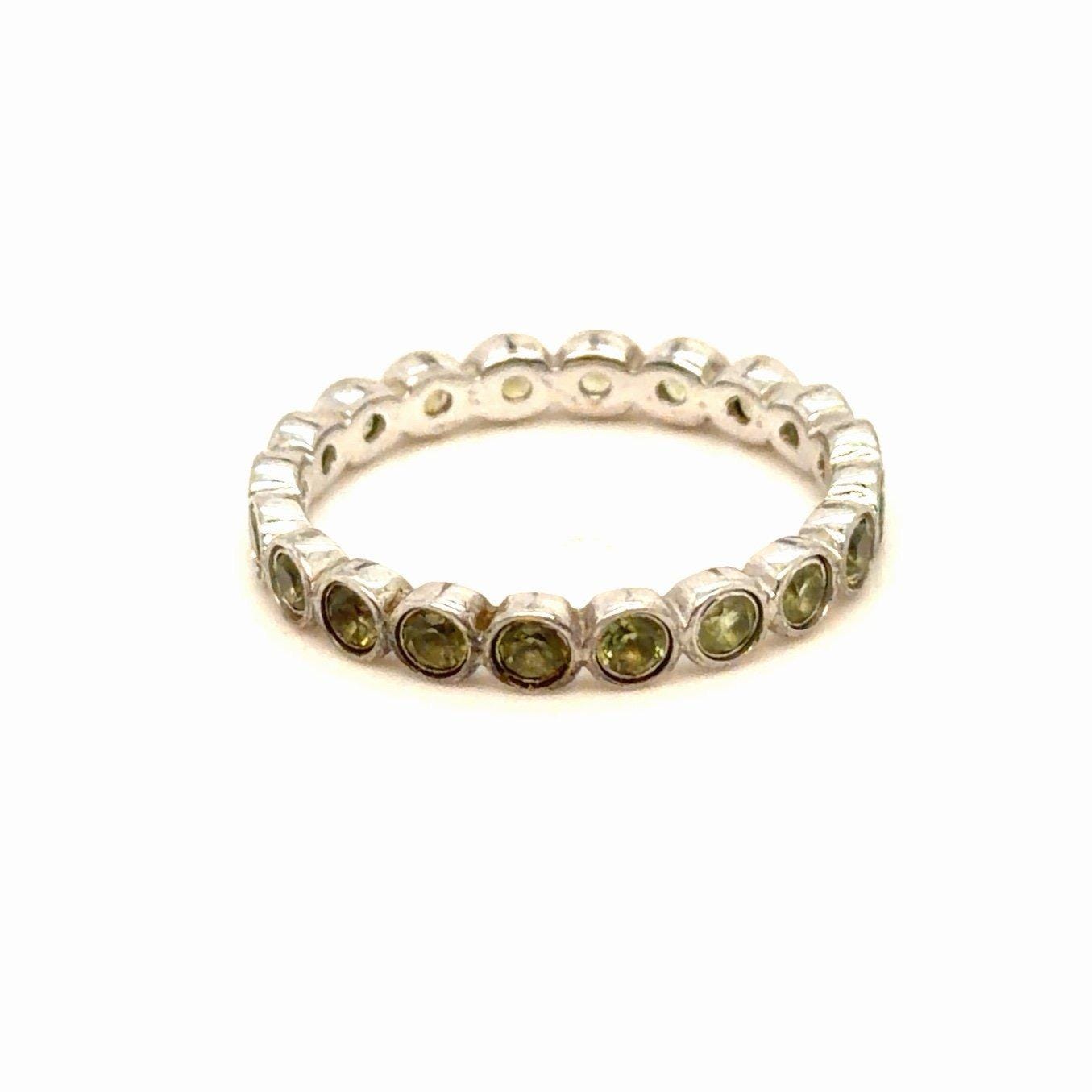 Lovely Silver 925 Eternity Peridot Ring