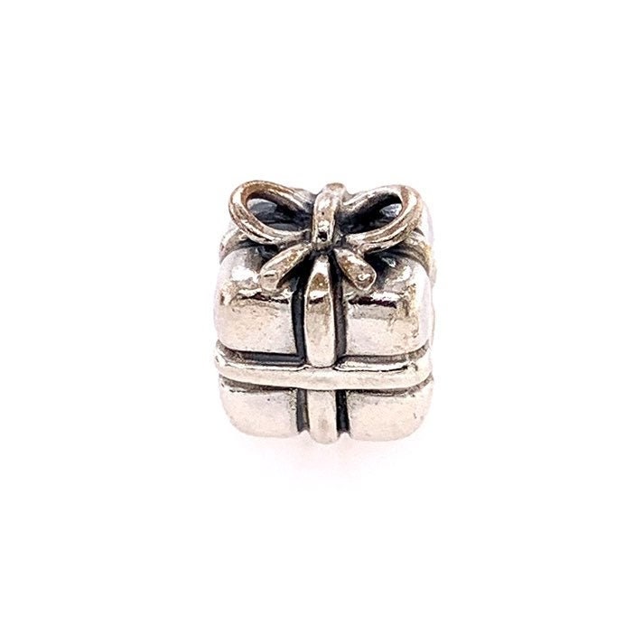 Pandora Present Charm