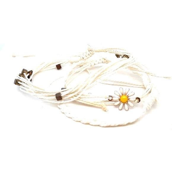 Boho White Layered Daisy Charm Bracelet Set (d)
