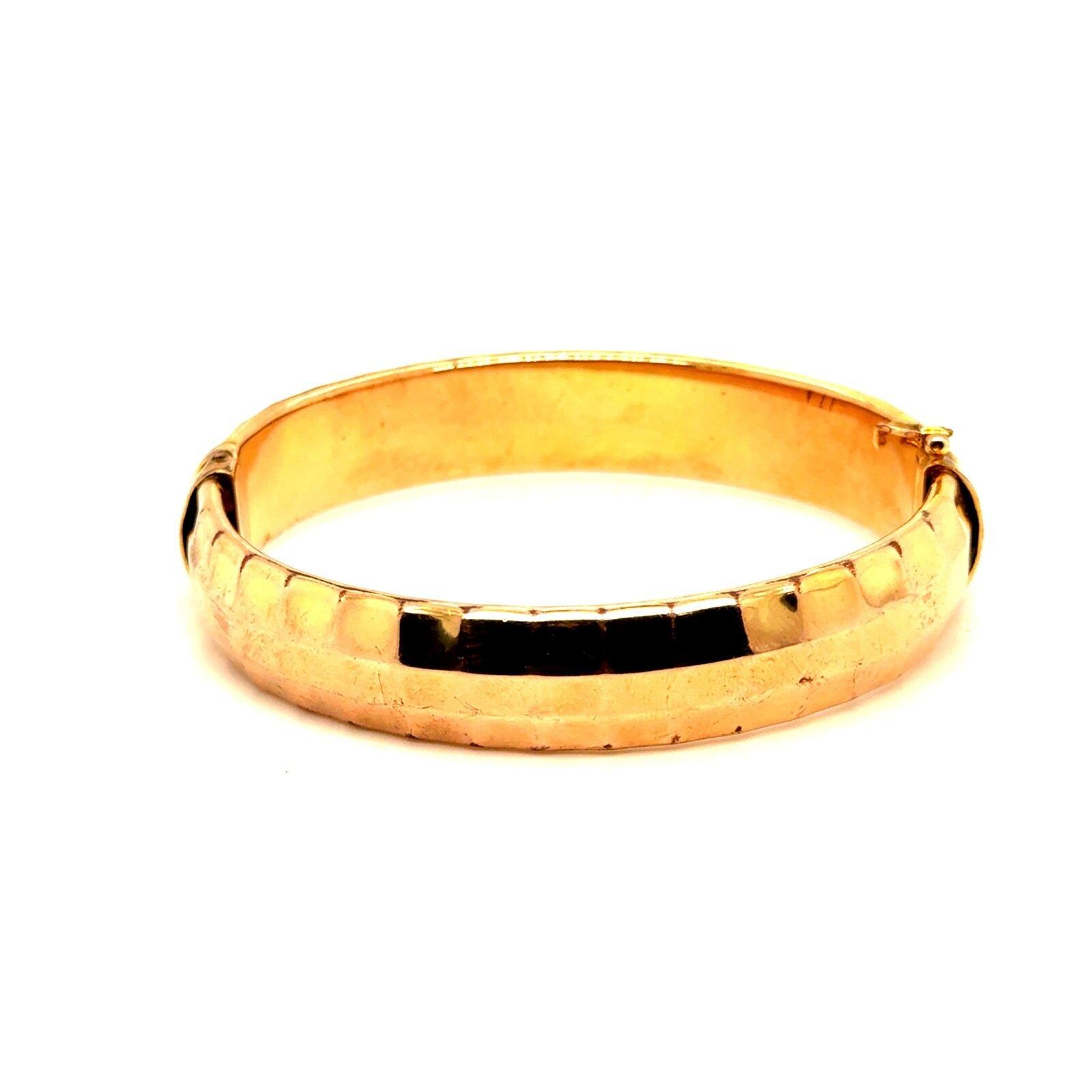 Lovely Diamond Cut Gold Bangle