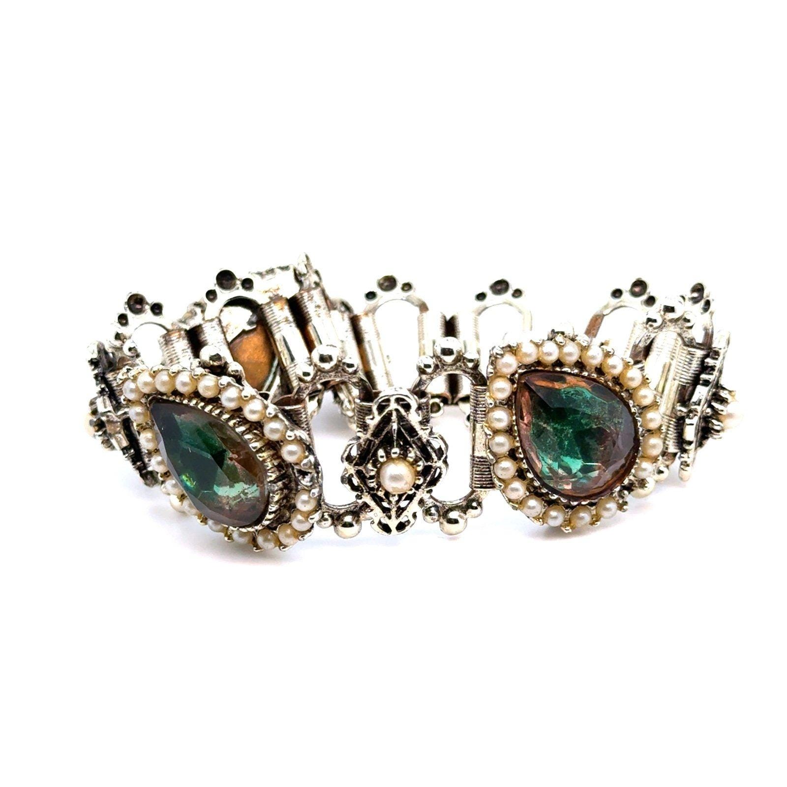 Faux Pearls Teardrop Green Stone Bracelet (d)