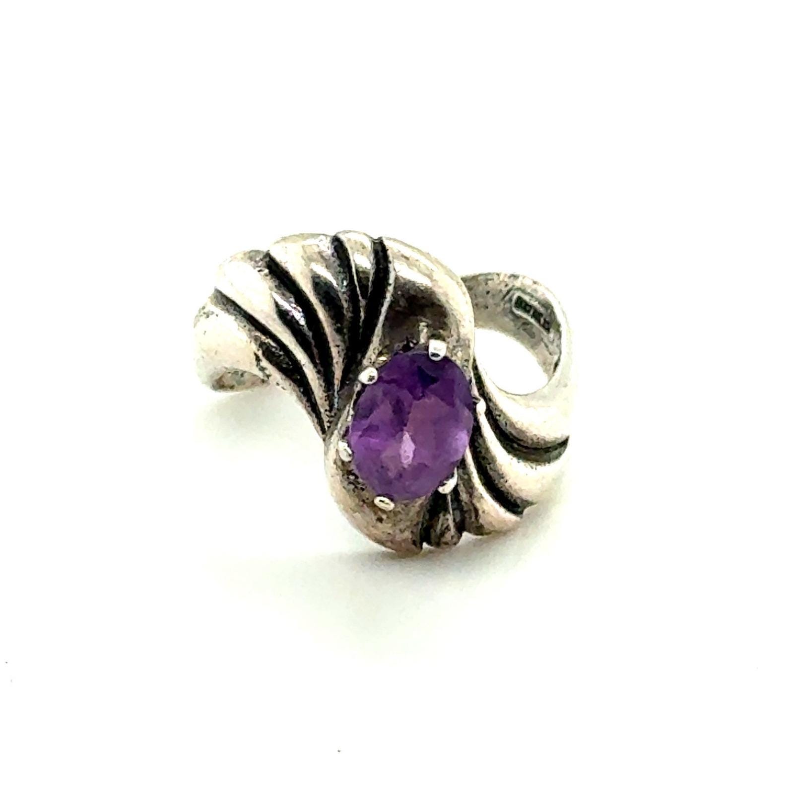 Sterling Silver Amethyst  Ring Vintage Scalloped Ribbed Band Size 8